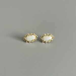 Beautiful Kendra Scott earrings